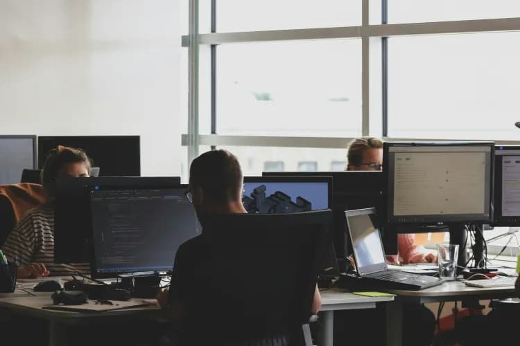 Optimiser le recrutement dans la tech : Clés pour attirer les talents passifs