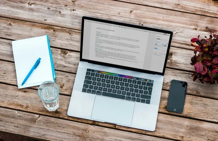 What to Put on a Resume to Stand Out? Top Things Recruiters Actually Notice