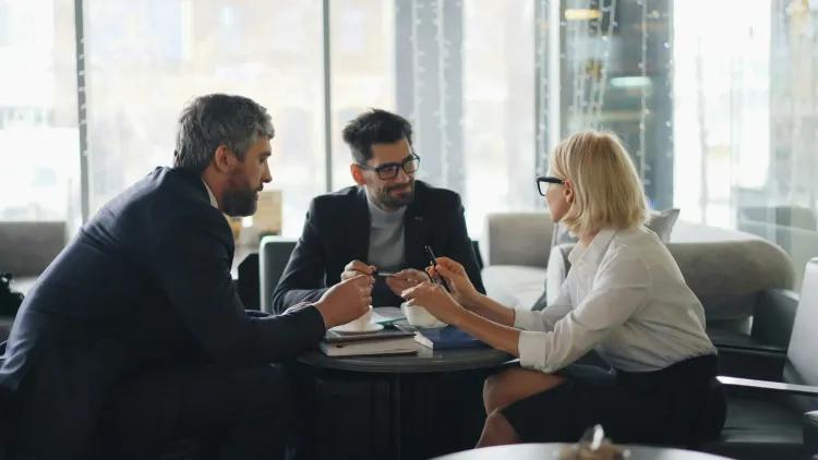 The Art of the Ask: A Practical Guide to Negotiating a Top-Tier Compensation Package in a Tech Job