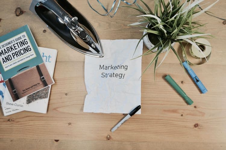 Le marketing des employés 101 : comment attirer et retenir les meilleurs talents